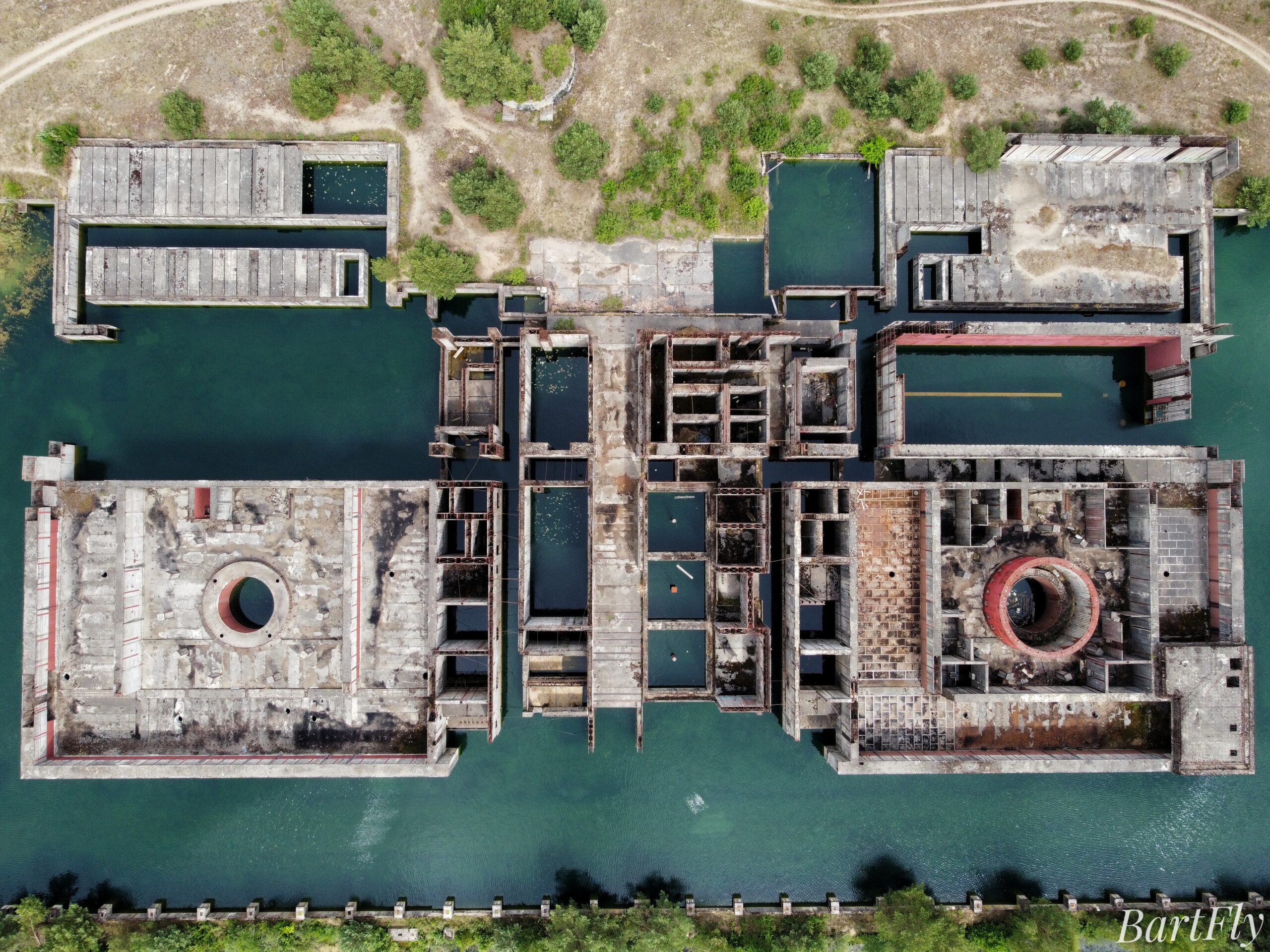 BartFly - zdjęcia z drona, fundamenty elektrowni jądrowej w żarnowacu