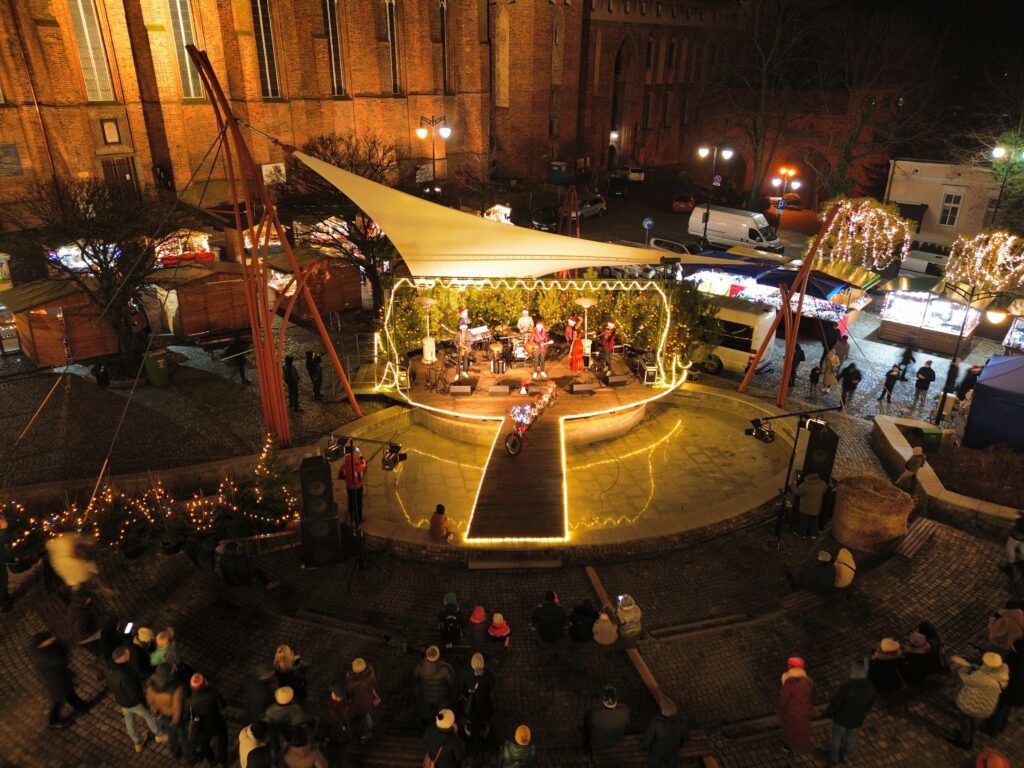 jarmark w kwidzynie zdjecia z lotu ptaka - bartfly